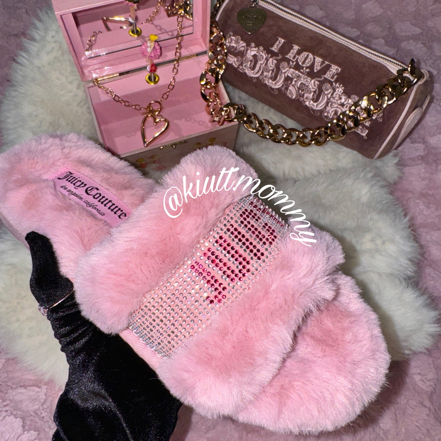 Juicy couture slippers🕯️.