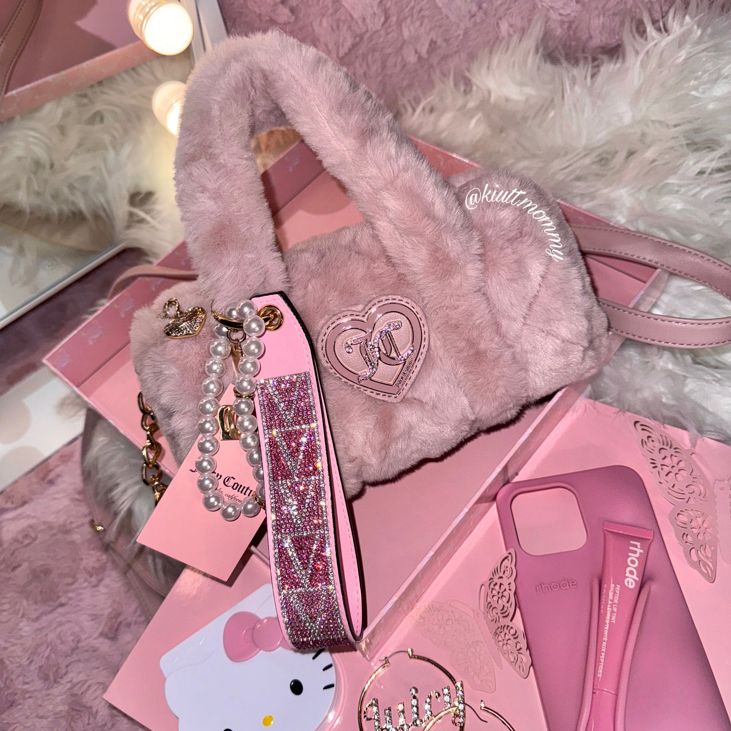 Juicy couture fluffy barrel bag🎀.